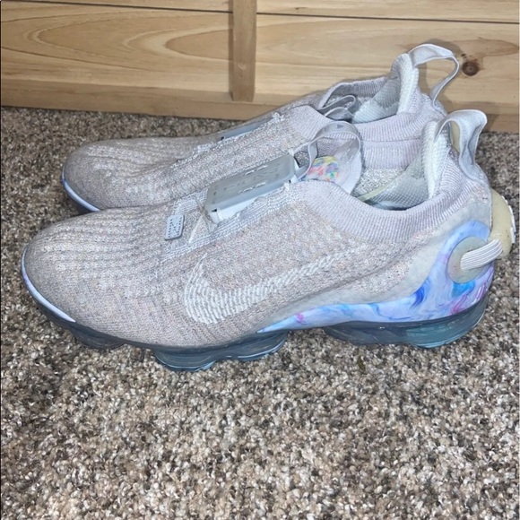 Air VaporMax 2020 Flyknit - Picture 3 of 8